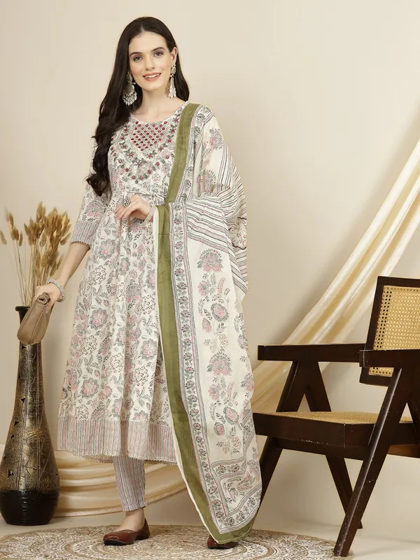 Cool_&_Comfortable_Kurti,_Pant_&_Dupatta_Set