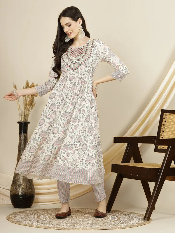 Cool_&_Comfortable_Kurti,_Pant_&_Dupatta_Set