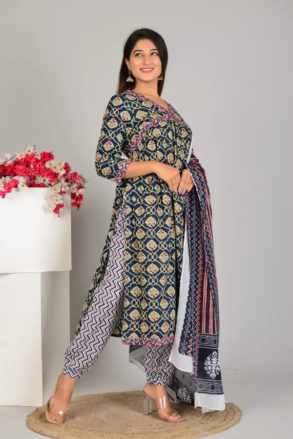 Beautiful_Printed_Kurti_Pant_Dupatta_Set_-_Jaipur_Traditional_Handwork_Kurta_for_Casual_Wear