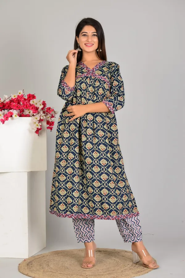 Beautiful_Printed_Kurti_Pant_Dupatta_Set_-_Jaipur_Traditional_Handwork_Kurta_for_Casual_Wear