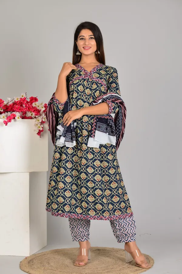 Beautiful_Printed_Kurti_Pant_Dupatta_Set_-_Jaipur_Traditional_Handwork_Kurta_for_Casual_Wear