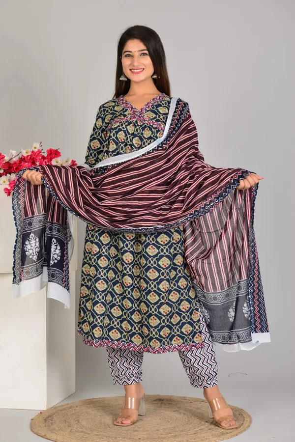 Beautiful_Printed_Kurti_Pant_Dupatta_Set_-_Jaipur_Traditional_Handwork_Kurta_for_Casual_Wear