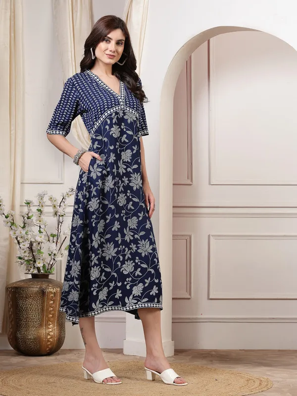 Glamorous_Kurti_Gown_Set_for_Parties