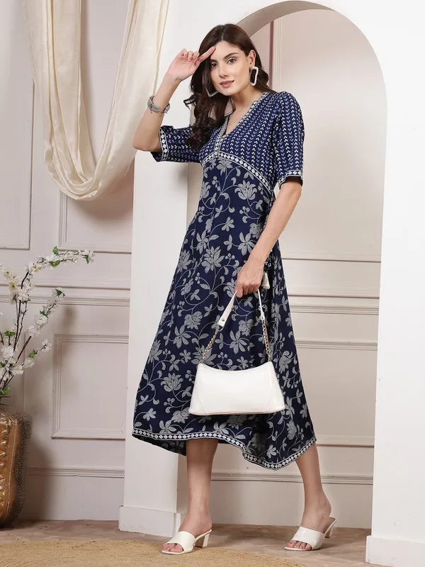 Glamorous_Kurti_Gown_Set_for_Parties