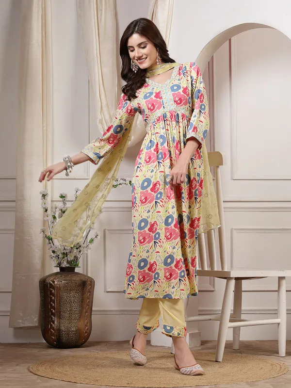 Gorgeous_Kurti,_Pant_&_Dupatta_Set_with_Delicate_Work