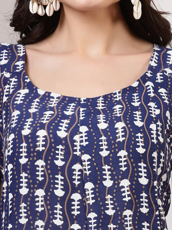 Graceful_Kurti,_Pant_&_Dupatta_with_Beautiful_Patterns