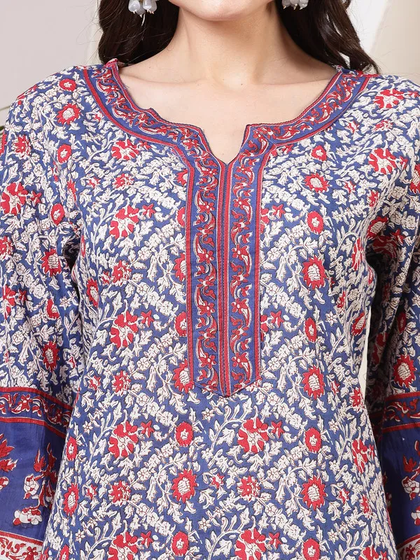 Handcrafted_Kurti,_Pant_&_Dupatta_Set