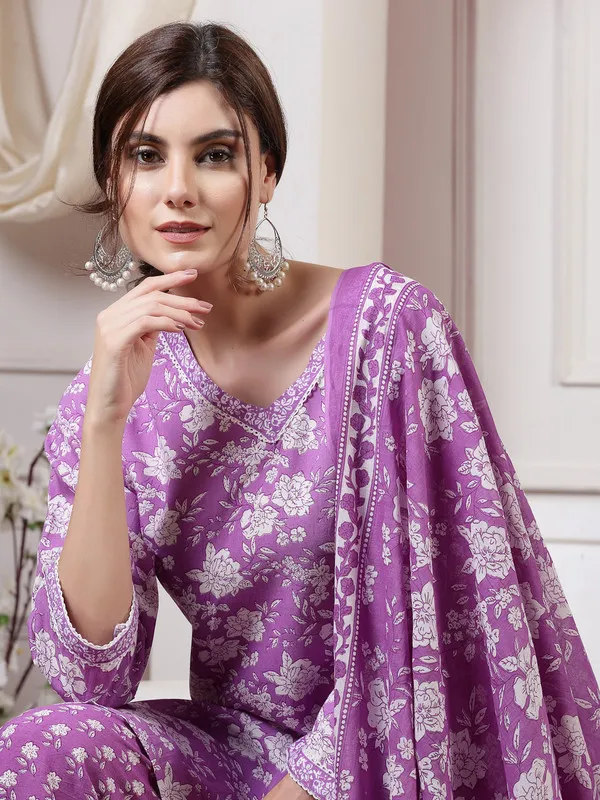 Ethnic_Print_Kurti,_Pant_&_Dupatta_Combo