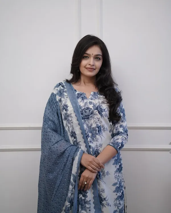 New_Launch_Cotton_Kurta_Pant_Dupatta_Set_for_Women_-_Stylish_All-Over_Print,_Lace,_and_Sequence_Mirror_Handwork_-_Sizes_38-44
