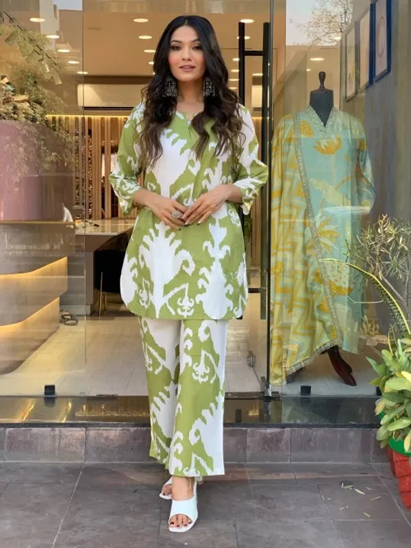 Green_Parrot_Rayon_Co-Ord_Set