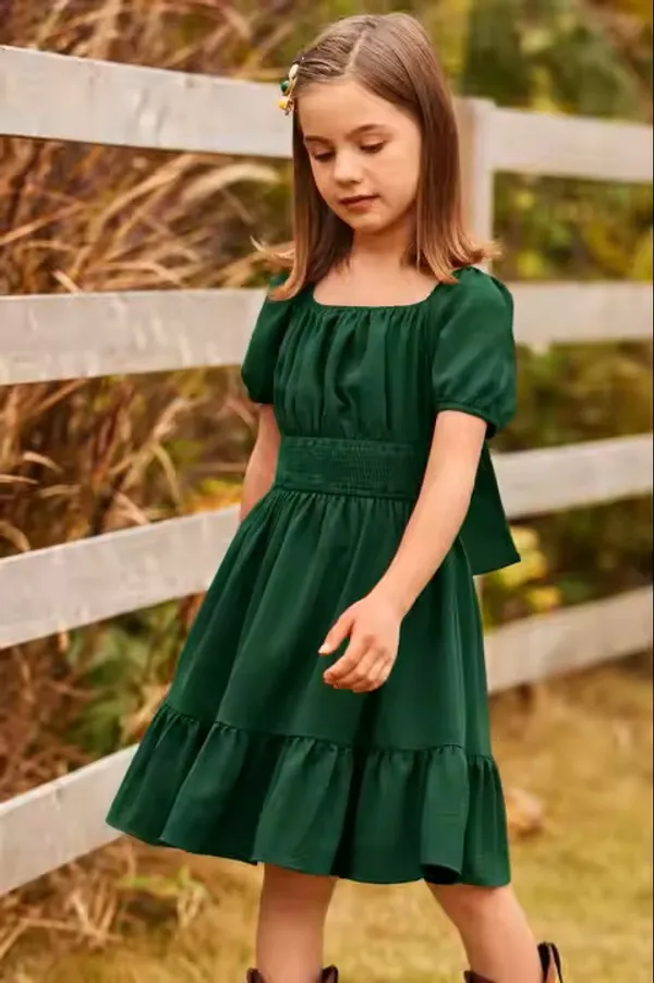 Klowvila_fashion_Summer_Girls'_Elegant_Pleated_Hem_Short_Sleeved_Dress_Hand_Smocked_Polycrape_Casual_Solid_Color_Back_Tied_Sweet_Children