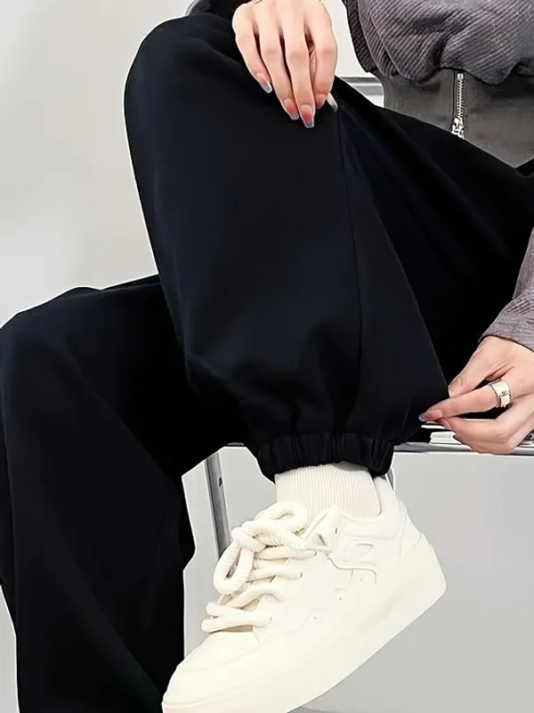 Klowvila_fashion__WOMEN_TRENDY_RECYCELD_COTTON_TERRY_FABRIC_JOGGERS_WITH_ELASTICATED_WAIST_BAND_AND_LEG_OPENING