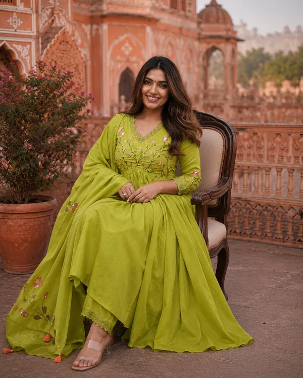 Green_Embroidered_Cotton_Kurta_and_Pant_Set_with_Dupatta