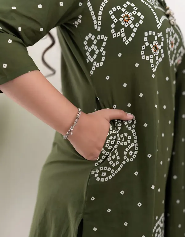 Mehendi_Muse_Bandhej_Mirror_Work_Cotton_Suit