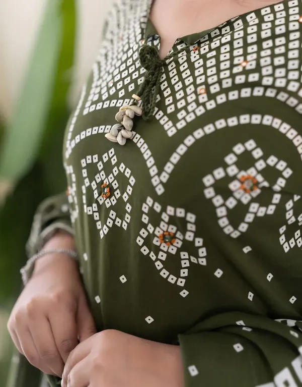 Mehendi_Muse_Bandhej_Mirror_Work_Cotton_Suit