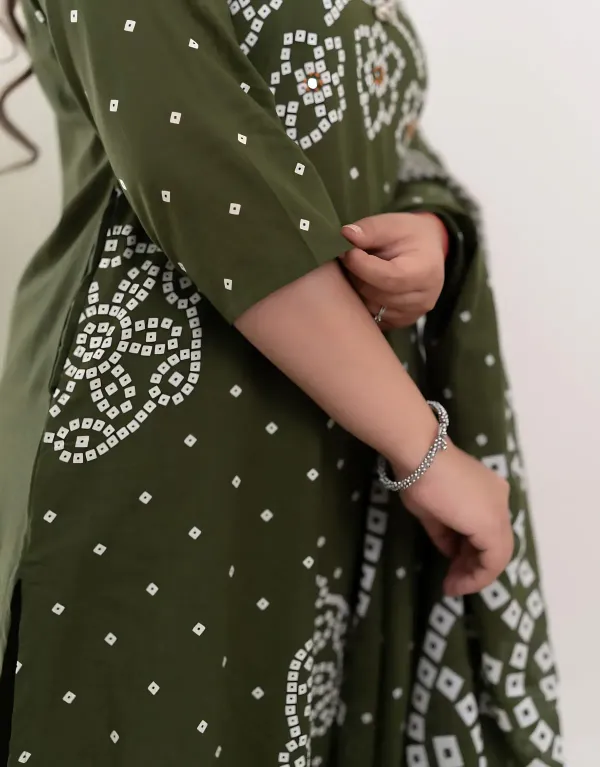 Mehendi_Muse_Bandhej_Mirror_Work_Cotton_Suit