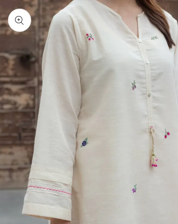 Off-White_Embroidered_Kurta_with_Straight_Pants