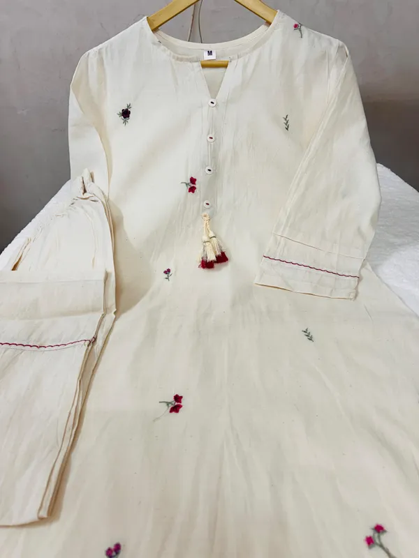 Off-White_Embroidered_Kurta_with_Straight_Pants
