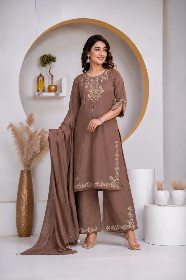 Women_Ethnic_Motifs_Embroidered_Regular_Thread_Work_Pure_Cotton_Kurta_with_Trousers_&_With_Dupatta