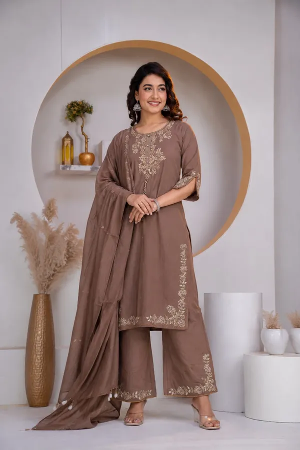Women_Ethnic_Motifs_Embroidered_Regular_Thread_Work_Pure_Cotton_Kurta_with_Trousers_&_With_Dupatta