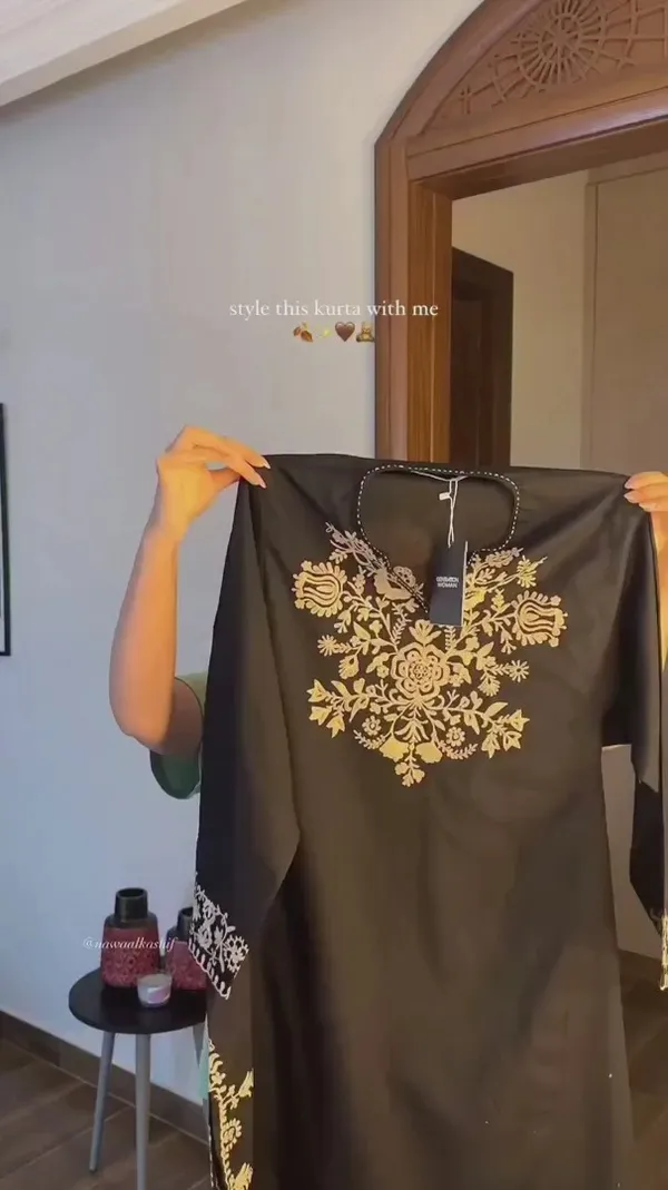 Black-Embroidered-Kurti-with-Off-White-Straight-Pants