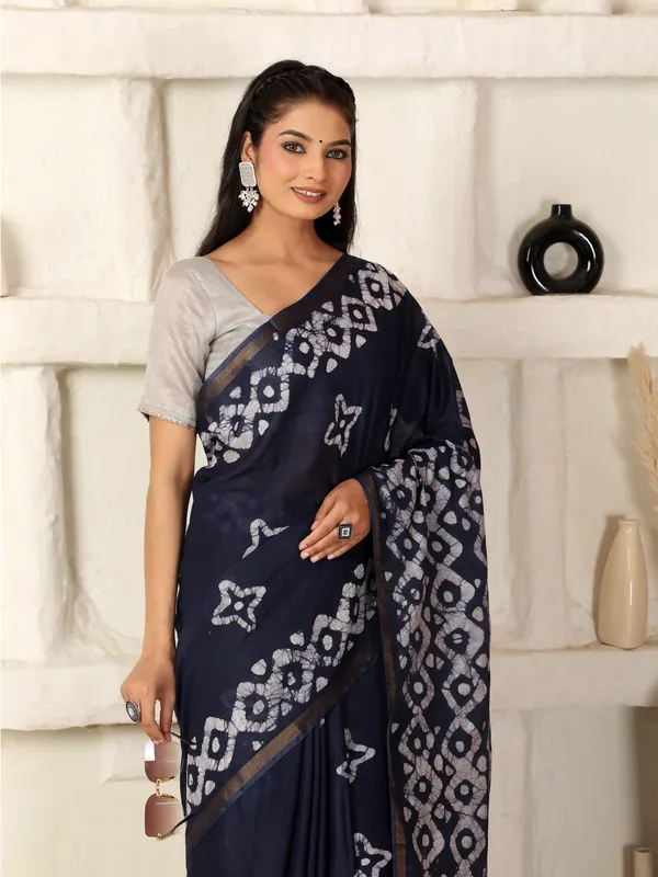 MH_HANDLOOM_Semi_Silk_Batik_Print_Saree_With_Blouse