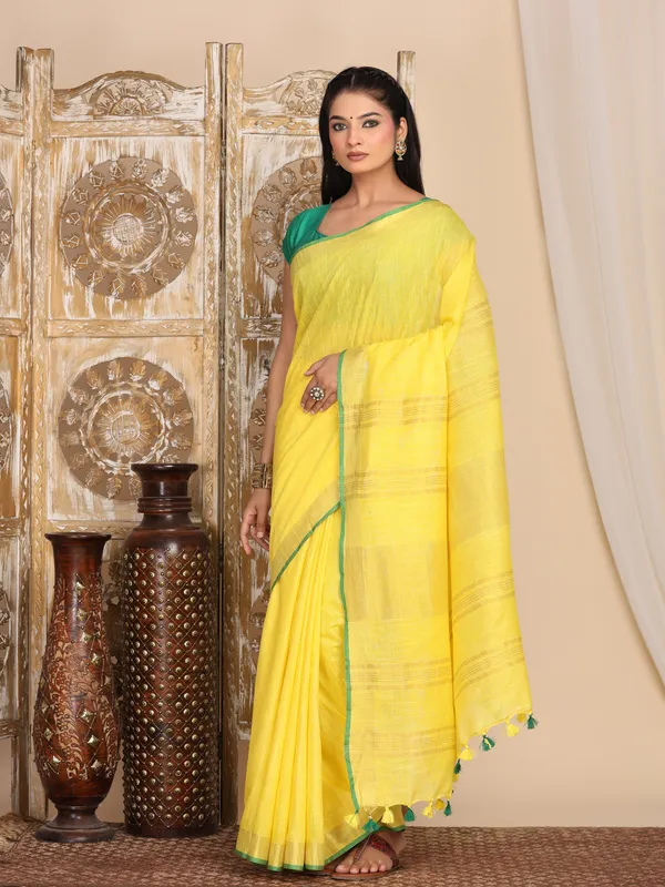 Yellow_Women's_Linen_Slub_Saree_with_Blouse_Piece_for_Every_Occasion