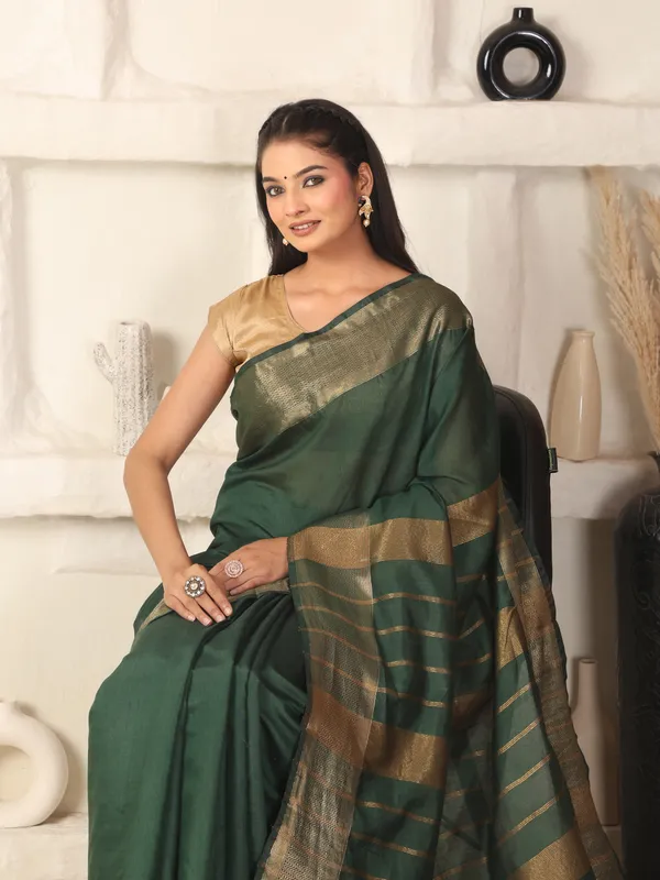 Green_Exquisite_Semi_Silk_Sarees_with_Blouse