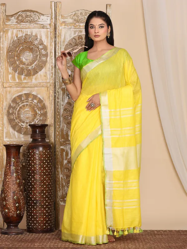 Yellow_Women's_Linen_Slub_Saree_with_Blouse_Piece_for_Every_Occasion