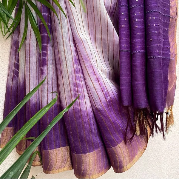 Purple_and_White_Exquisite_Semi_Silk_Sarees_with_Blouse