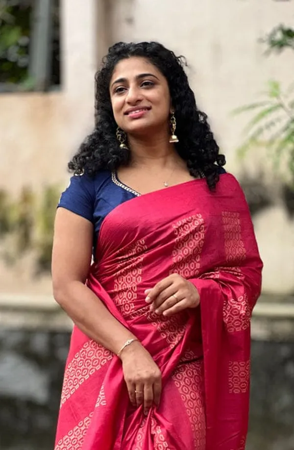 MH_HANDLOOM_WOMEN'S_SEMI_SILK_SAREE_WITH_BLOUSE_PIECE