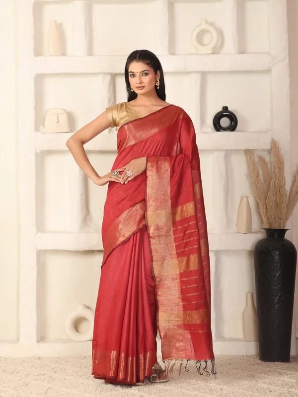 Red_Exquisite_Semi_Silk_Sarees_with_Blouse