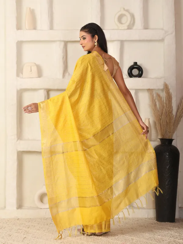 Yellow_Exquisite_Semi_Silk_Sarees_with_Blouse