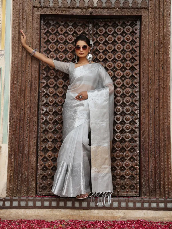 Handloom_Pure_Soft_Tissue_Saree_With_Banarasi_Weaving_Zari_Border_And_Running_BP_|_Saree_For_Party,_Wedding,_And_Festivals_(Silver)