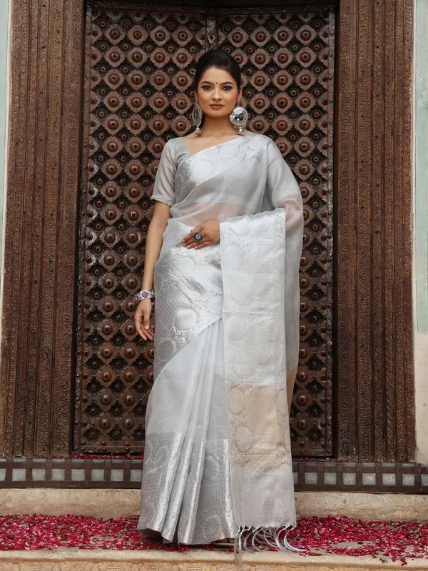 Handloom_Pure_Soft_Tissue_Saree_With_Banarasi_Weaving_Zari_Border_And_Running_BP_|_Saree_For_Party,_Wedding,_And_Festivals_(Silver)
