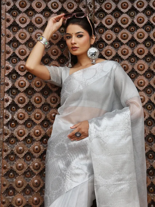 Handloom_Pure_Soft_Tissue_Saree_With_Banarasi_Weaving_Zari_Border_And_Running_BP_|_Saree_For_Party,_Wedding,_And_Festivals_(Silver)