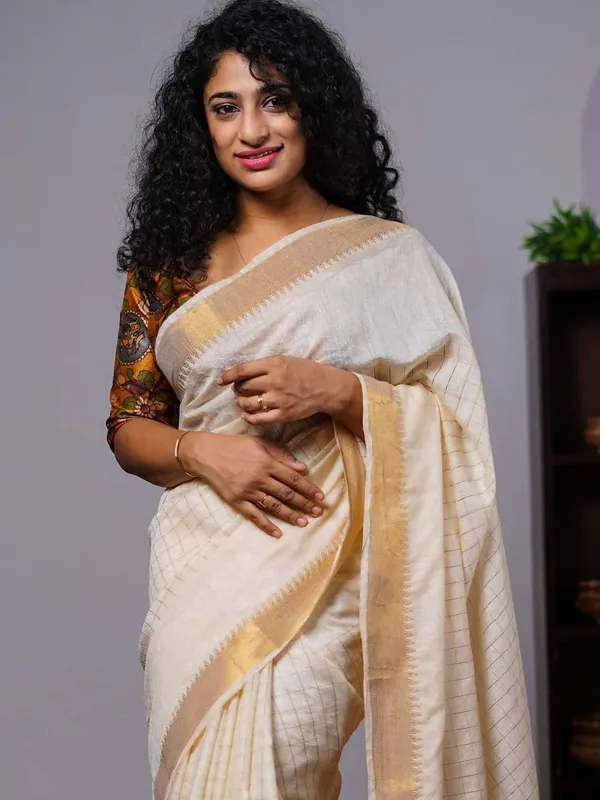 Cream_Exquisite_Semi_Silk_Sarees_with_Blouse