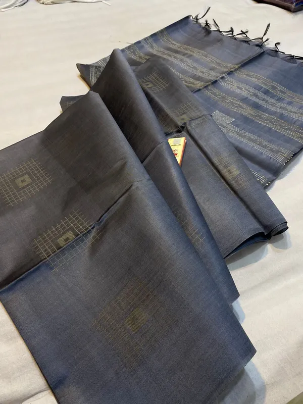 Grey_Exquisite_Semi_Silk_Sarees_with_Blouse