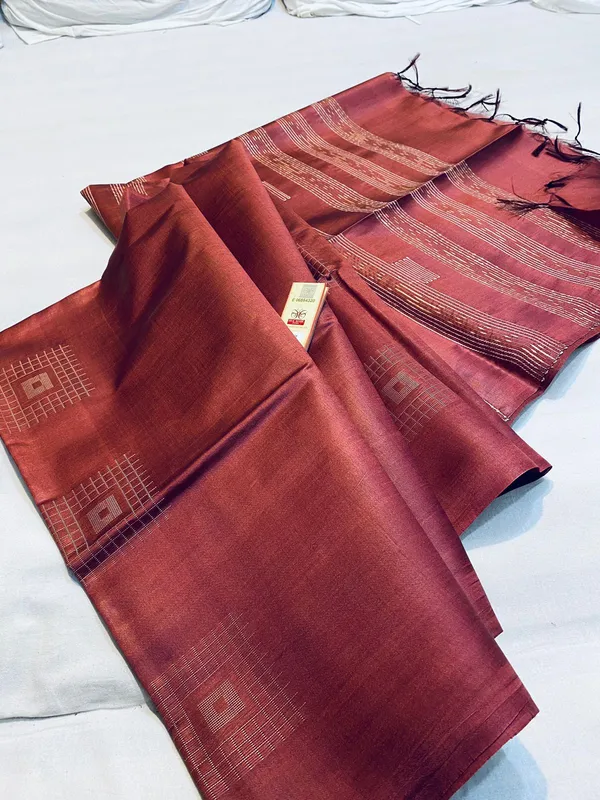 Maroon_Exquisite_Semi_Silk_Sarees_with_Blouse