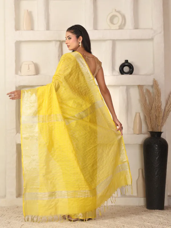 Yellow_Exquisite_Semi_Silk_Sarees_with_Blouse