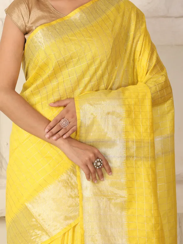 Yellow_Exquisite_Semi_Silk_Sarees_with_Blouse