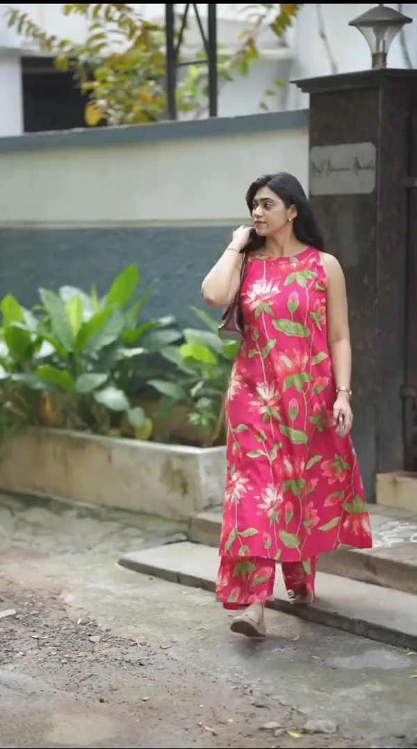 Cotton_Cut_Sleeve_Printed_Kurta_&_Pant_Set__.