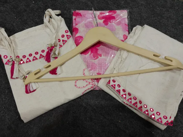 Cotton_Embroidered_Cut_Sleeve_Kurta_With_Pant_&_Dupatta_Set__.