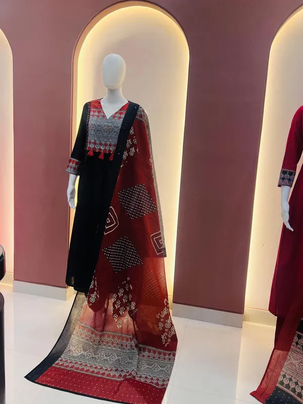 Cotton_Embroidered_Hand_Work_Kurta_With_Pant_&_Dupatta_Set__.