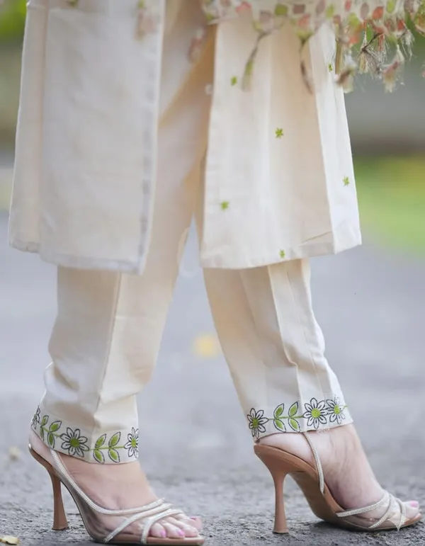 Cotton_Embroidered_Kurta_With_Pant_&_Khadi_Silk_Dupatta_Set__.
