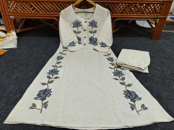 Cotton_Embroidered_Kurta_&_Pant_Set__.