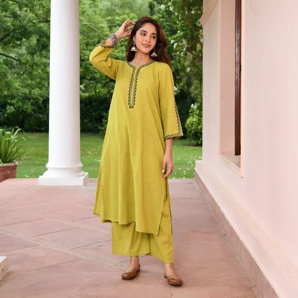 Cotton_Embroidered_Kurta_&_Pant_Set__.