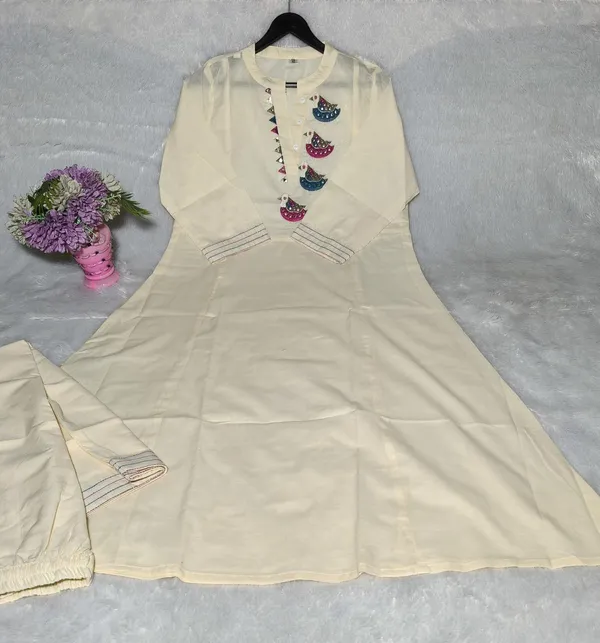 Cotton_Embroidered_Kurta_&_Pant_Set__.