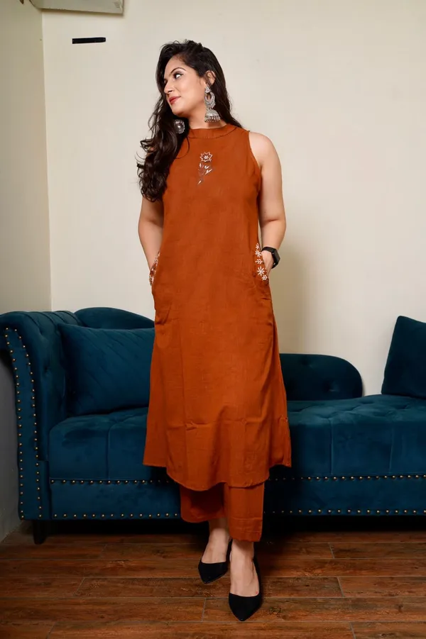 Cotton_Embroidered_Kurta_&_Pant_Set