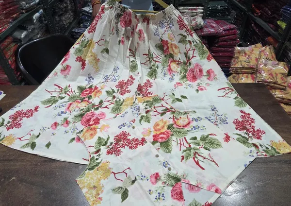 Cotton_Floral_Top_With_Inner_Lining_&_Skirt__.